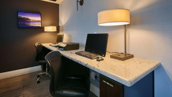 Best Western Plus Diamond Valley Inn image 11