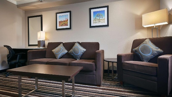 Best Western Plus Diamond Valley Inn image 4